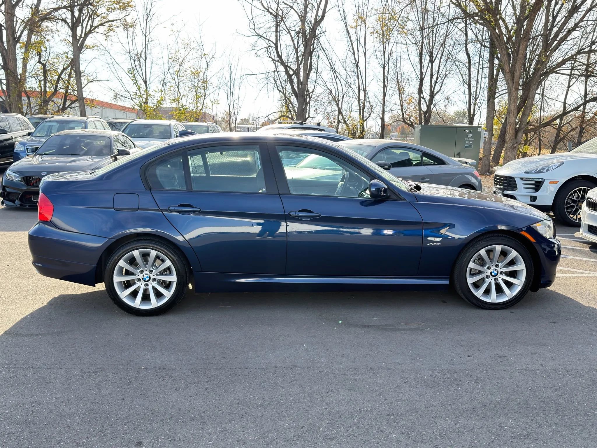 Used 2011 BMW 328i xDrive Sedan image 7