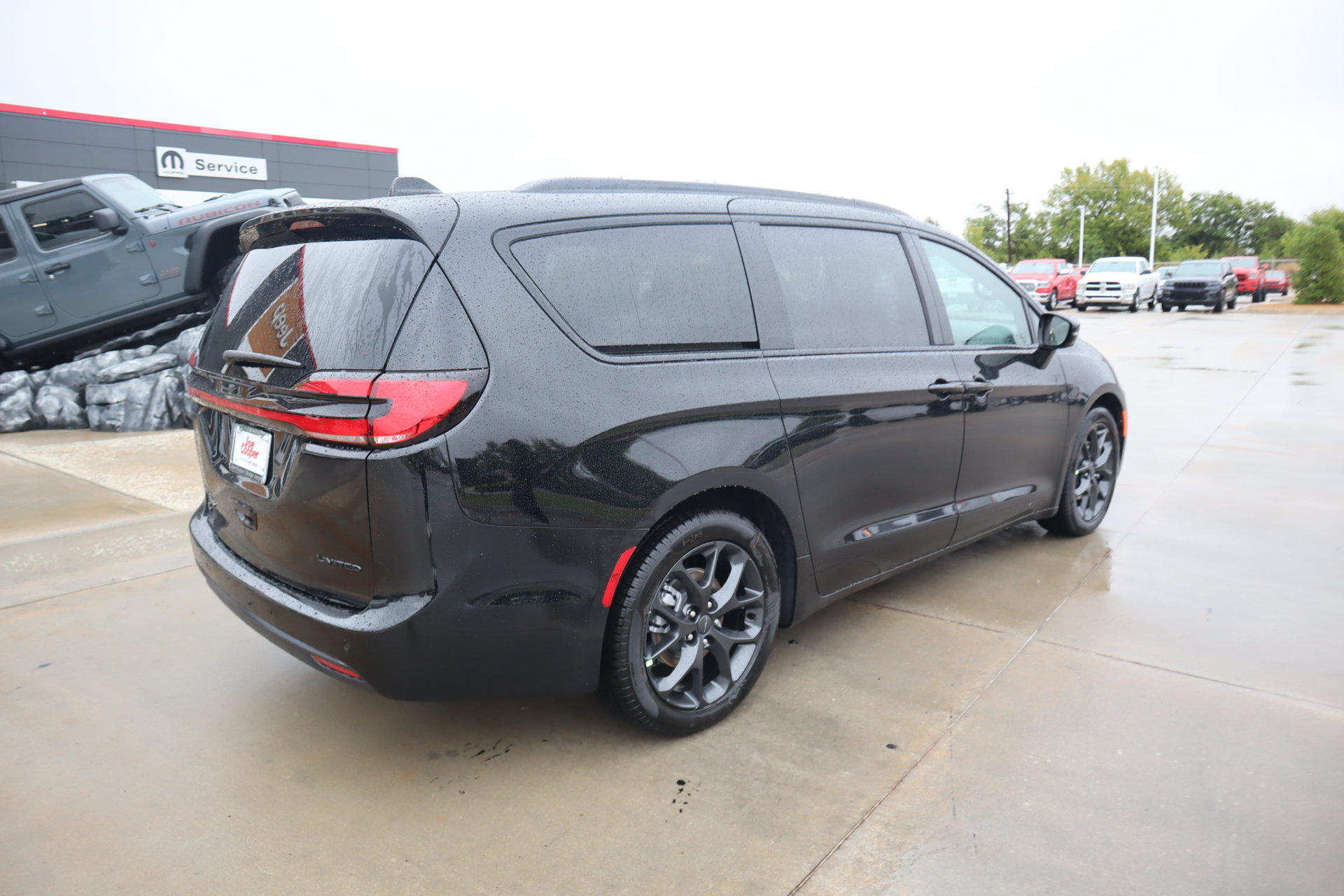 New 2027 Chrysler Pacifica Limited FWD image 22