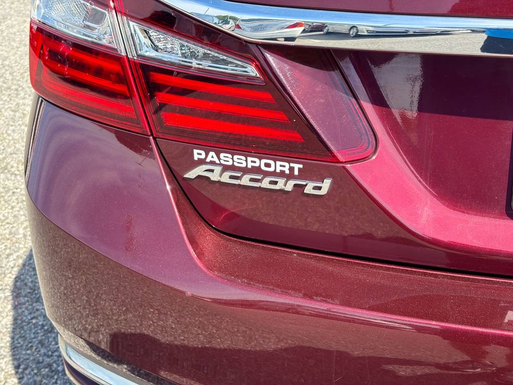 Used 2017 Honda Accord Sport image 12