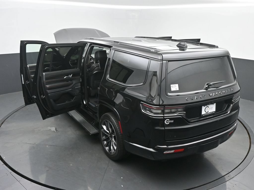 Used 2025 Jeep Grand Wagoneer Series III w/ Rear Seat Video Group 1 AWD/4WD image 64