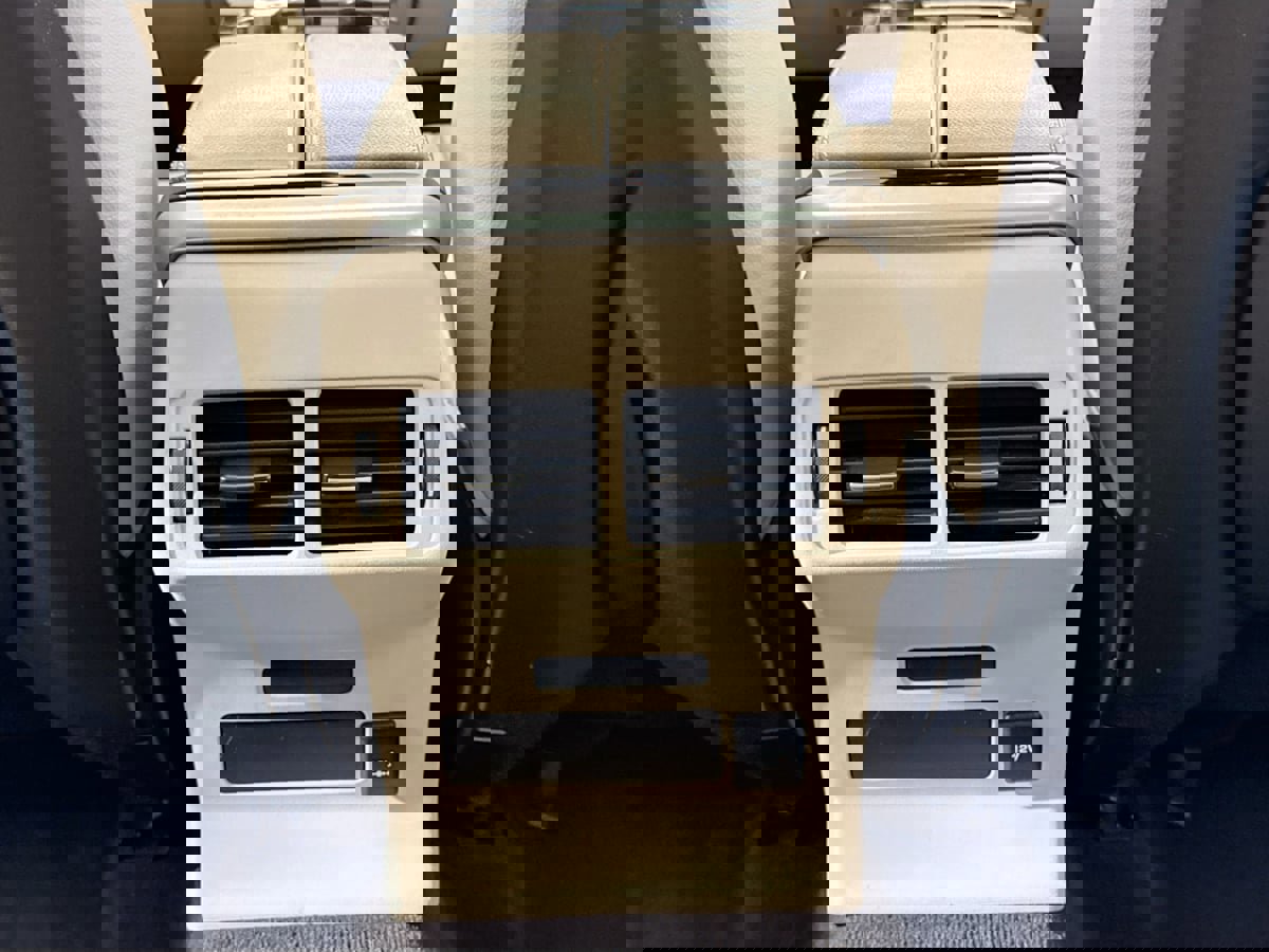 Used 2019 Land Rover Range Rover Velar S image 31