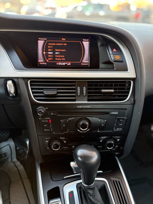 Used 2010 Audi A5 2.0T Premium image 17
