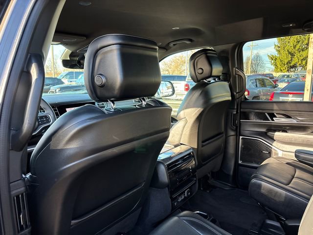 Used 2022 Jeep Wagoneer Series III w/ Flexible Seating Group image 30