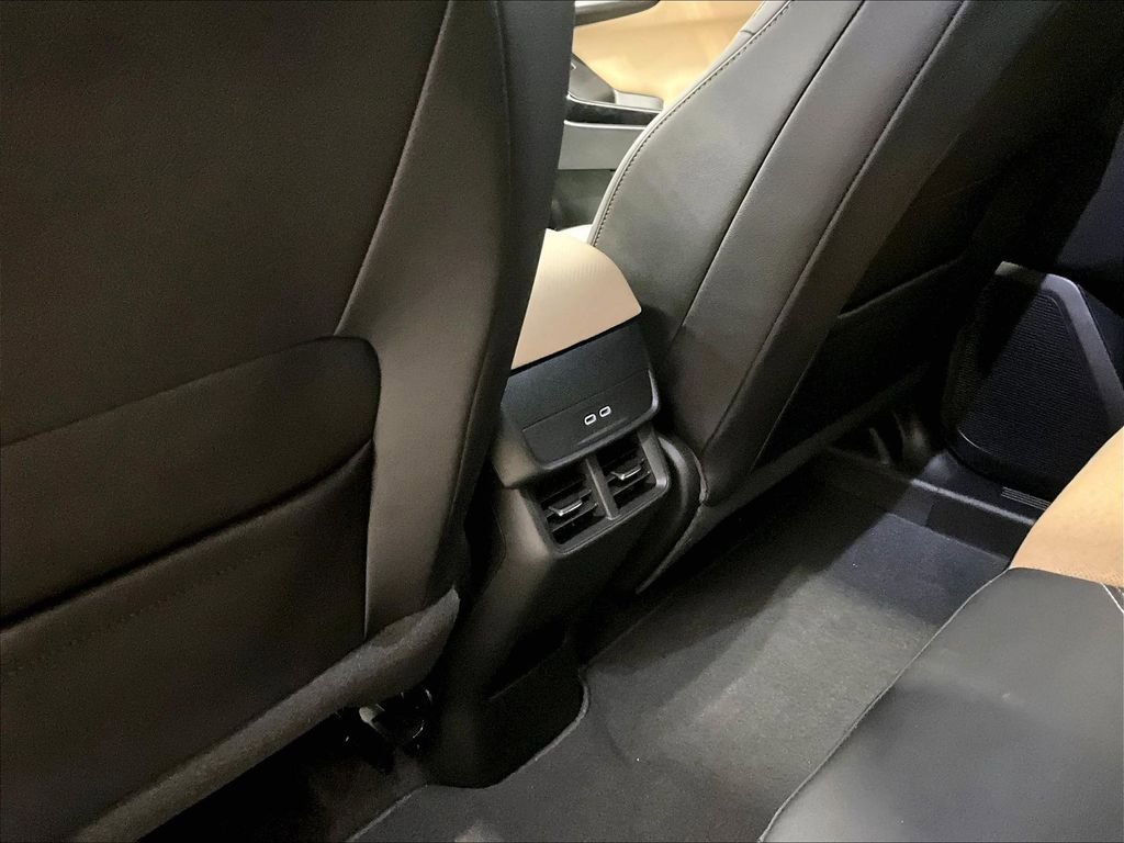 Used 2025 Chevrolet Equinox ACTIV w/ Safety and Technology Package AWD/4WD image 23