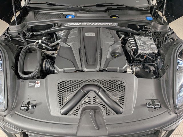 Certified 2025 Porsche Macan S AWD/4WD image 26