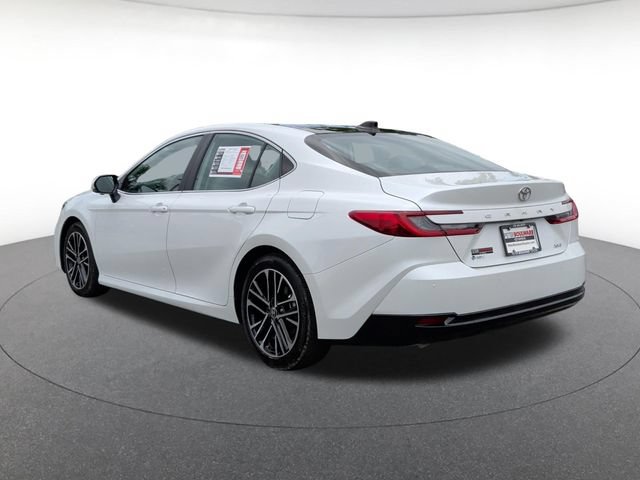 Used 2025 Toyota Camry XLE FWD image 4