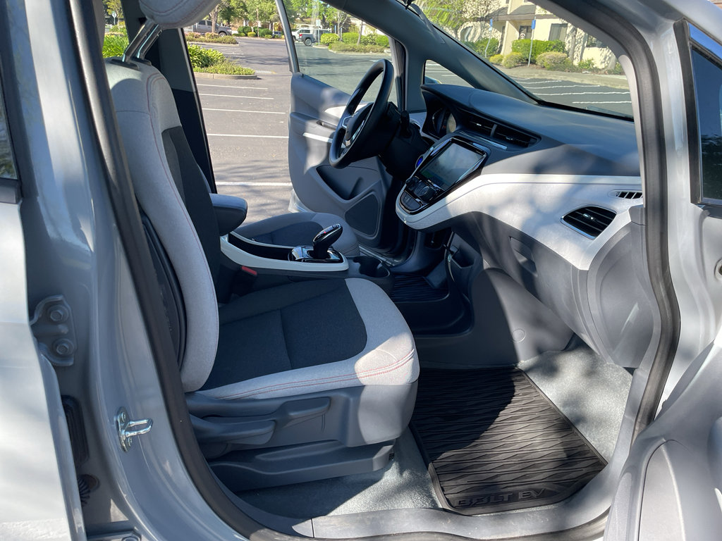 Used 2020 Chevrolet Bolt LT image 43