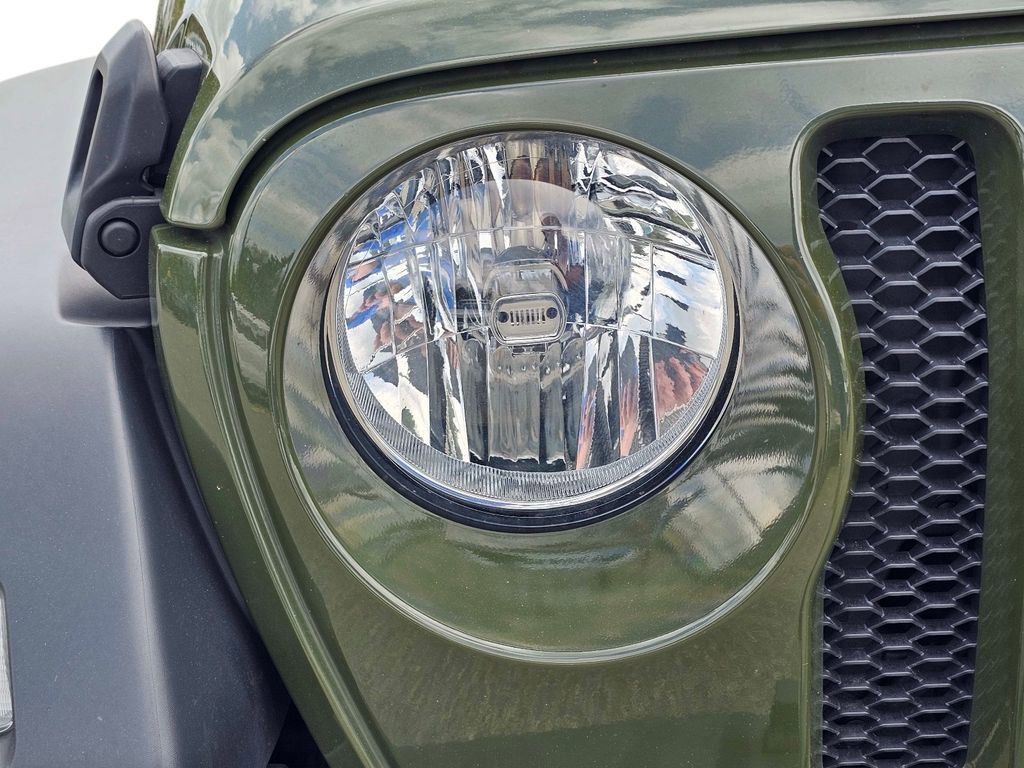 Used 2023 Jeep Wrangler Sport S image 4