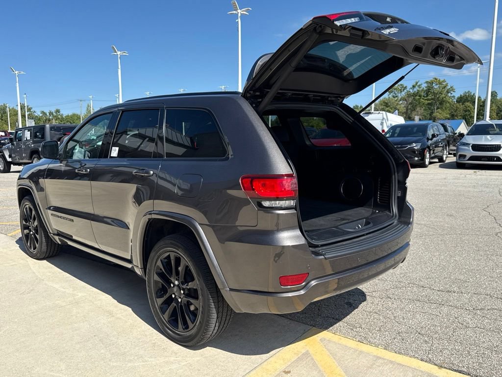 Used 2021 Jeep Grand Cherokee Laredo X AWD/4WD image 18