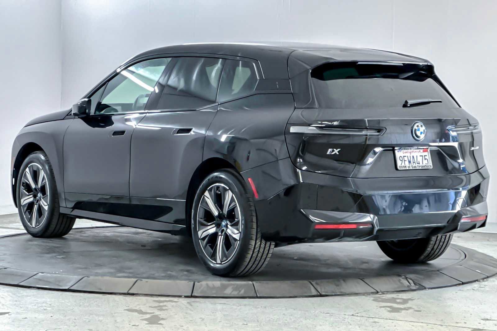 Used 2024 BMW iX xDrive50 w/ Sport Package image 6