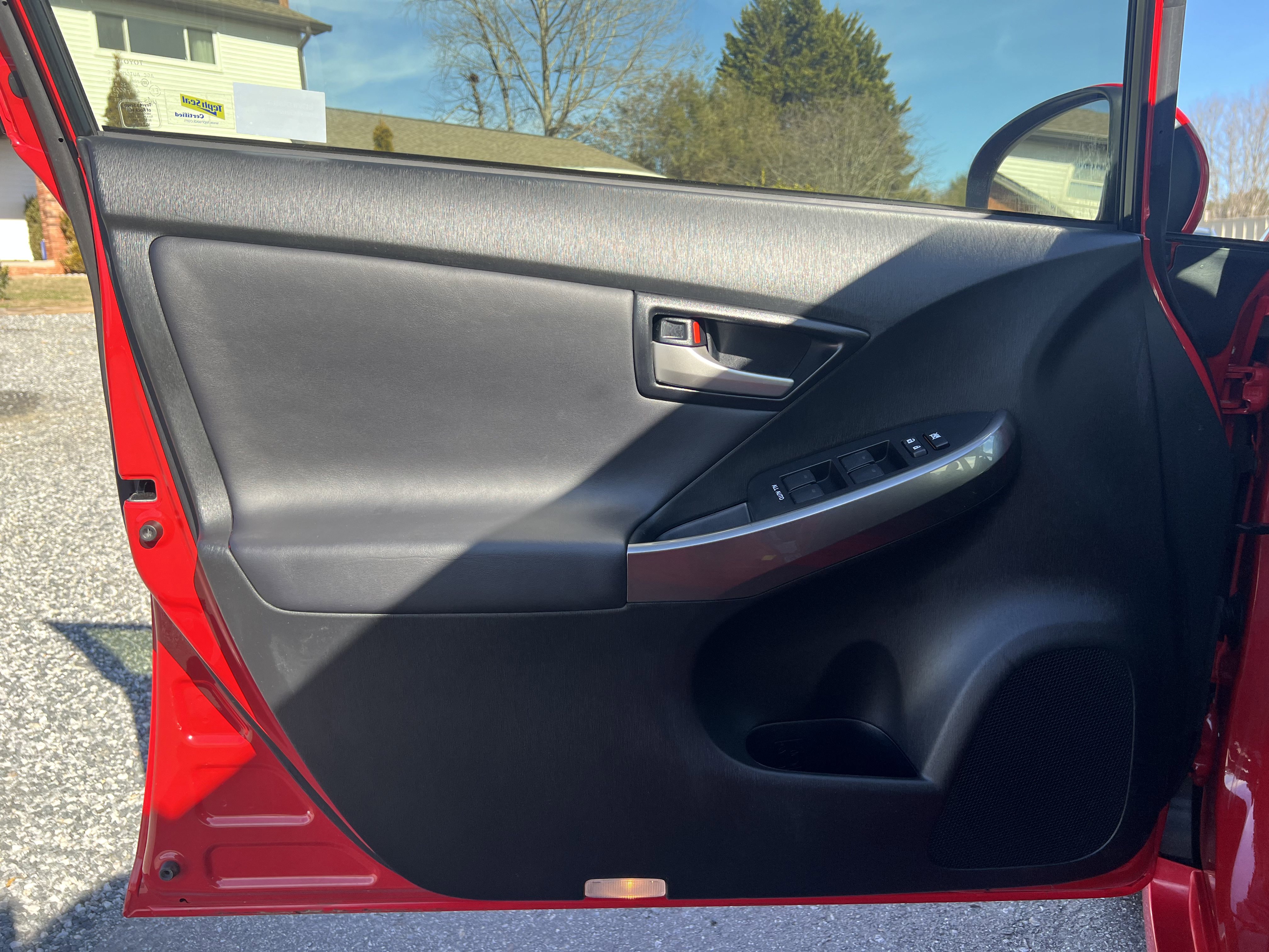 Used 2015 Toyota Prius Four image 8