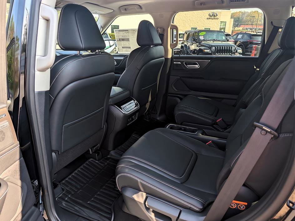 New 2026 INFINITI QX80 Pure image 12
