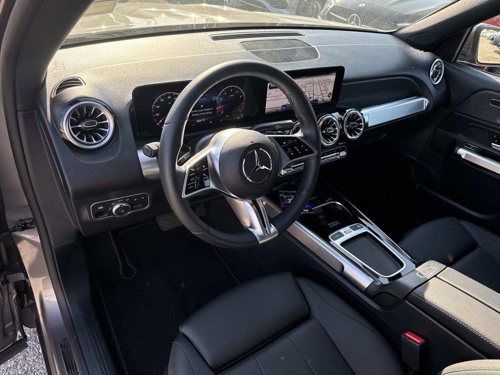 Used 2025 Mercedes-Benz GLB 250 image 18
