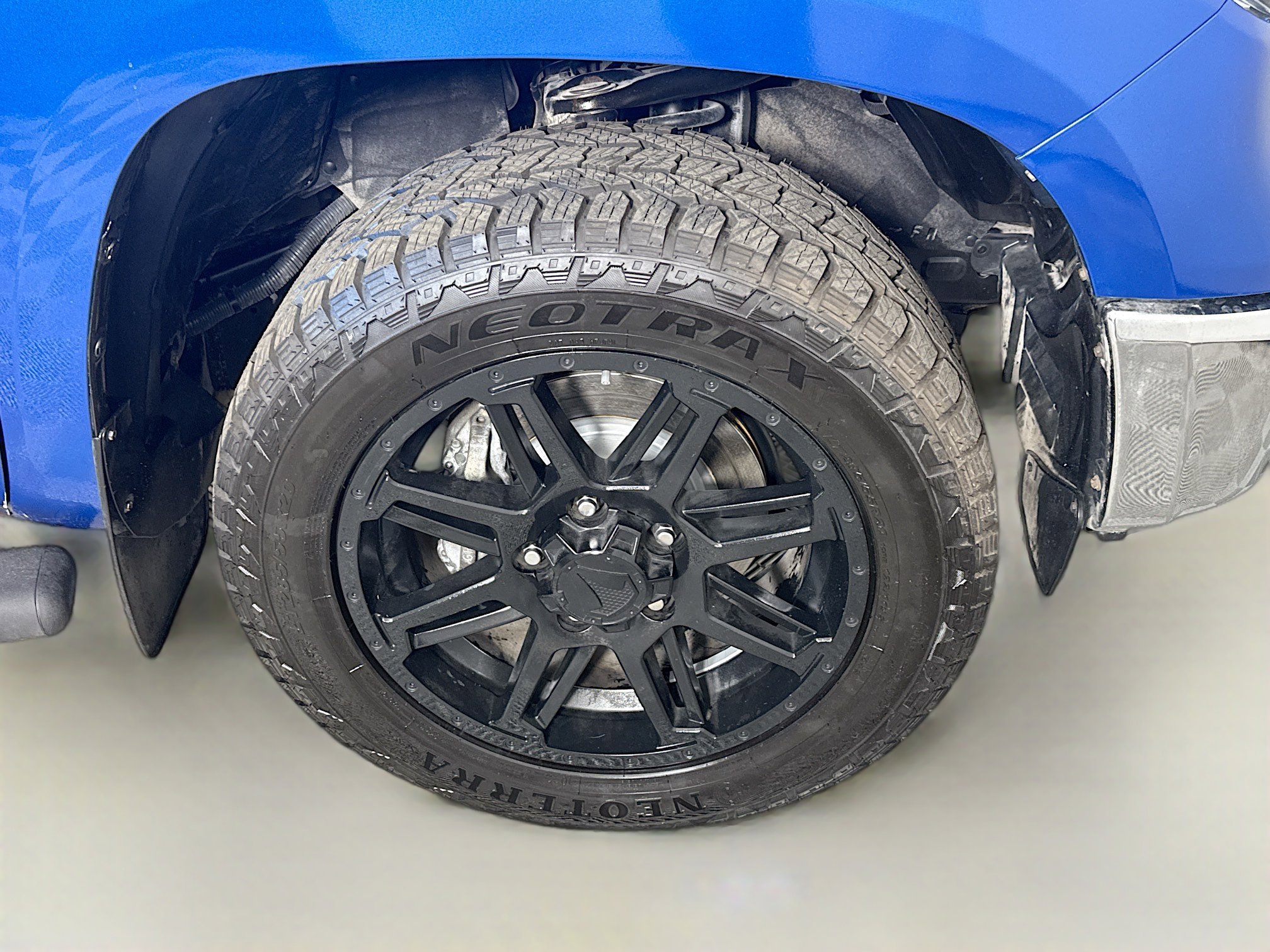 Used 2018 Toyota Tundra SR5 w/ SR5 Upgrade Package image 31