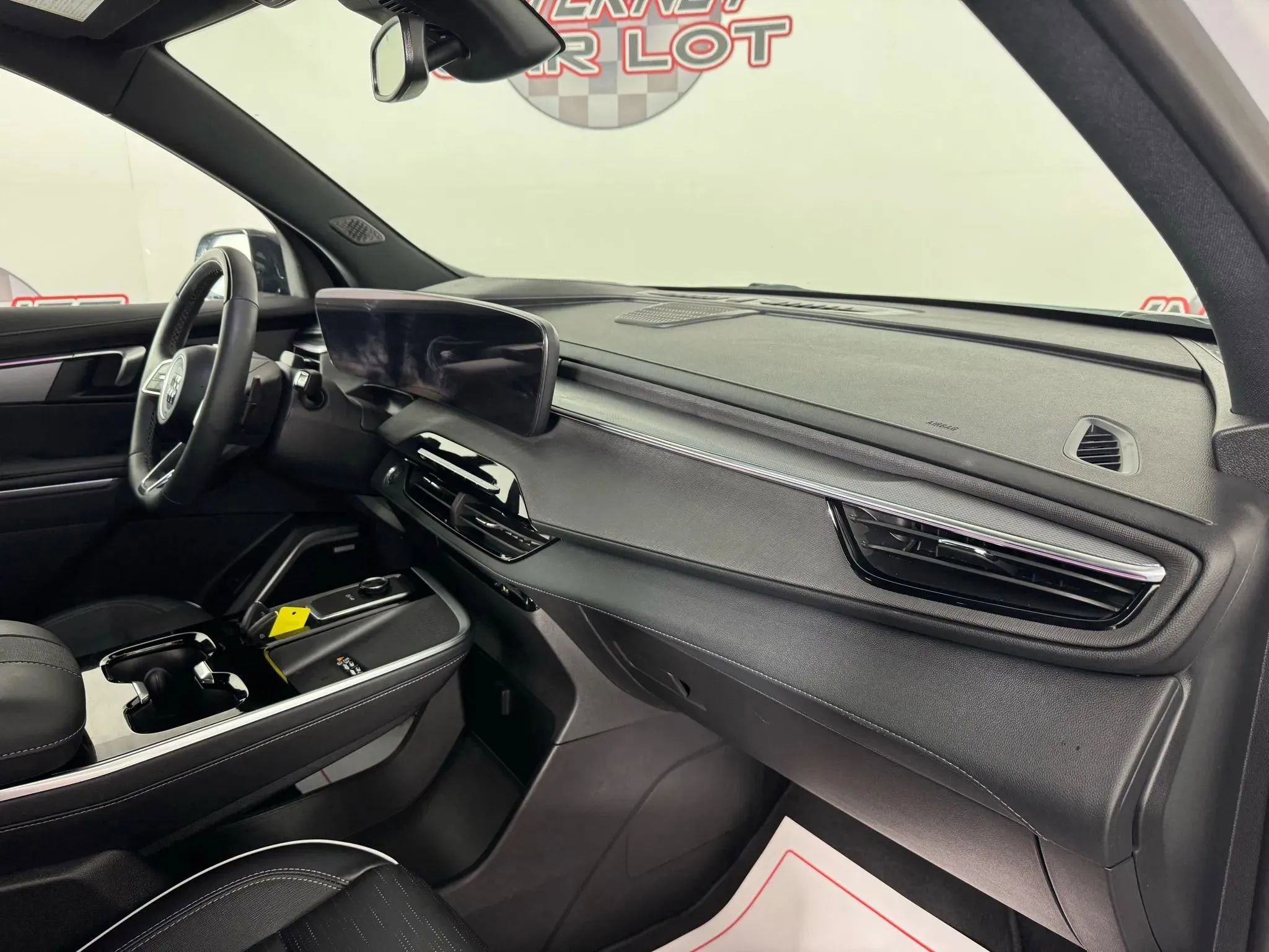 Used 2025 Buick Enclave Sport Touring w/ Super Cruise Package FWD image 7