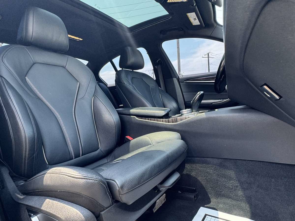 Used 2019 BMW 530i w/ Convenience Package RWD image 30