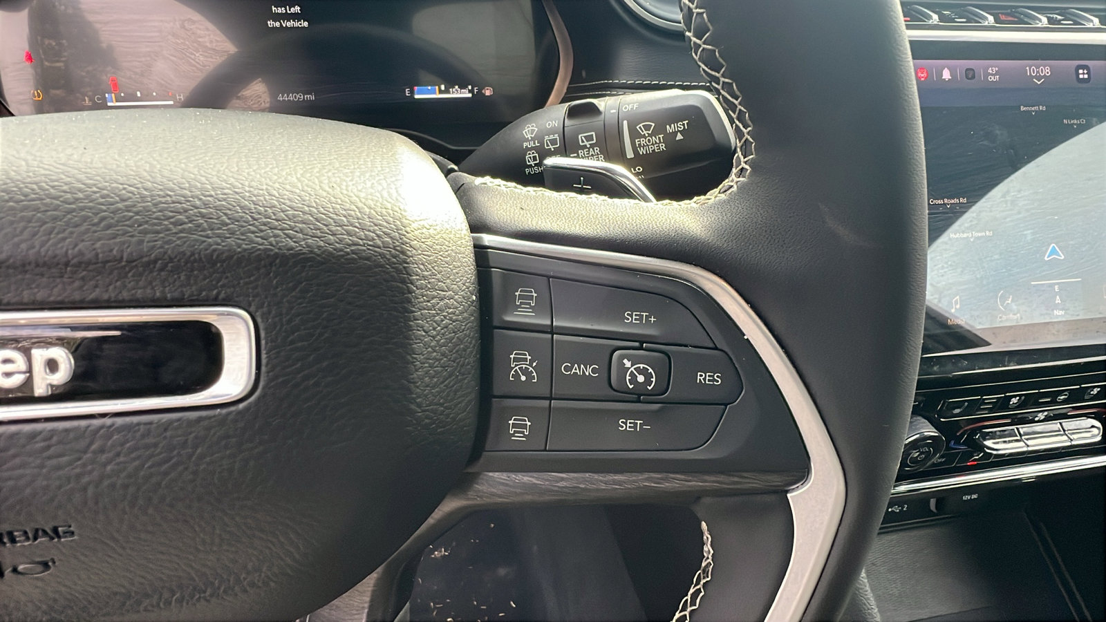 Used 2024 Jeep Grand Cherokee L Limited w/ Luxury Tech Group II image 32