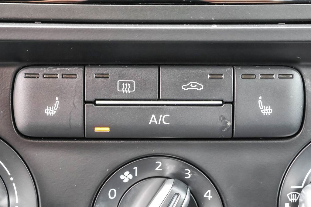 Used 2017 Volkswagen Jetta SE image 25