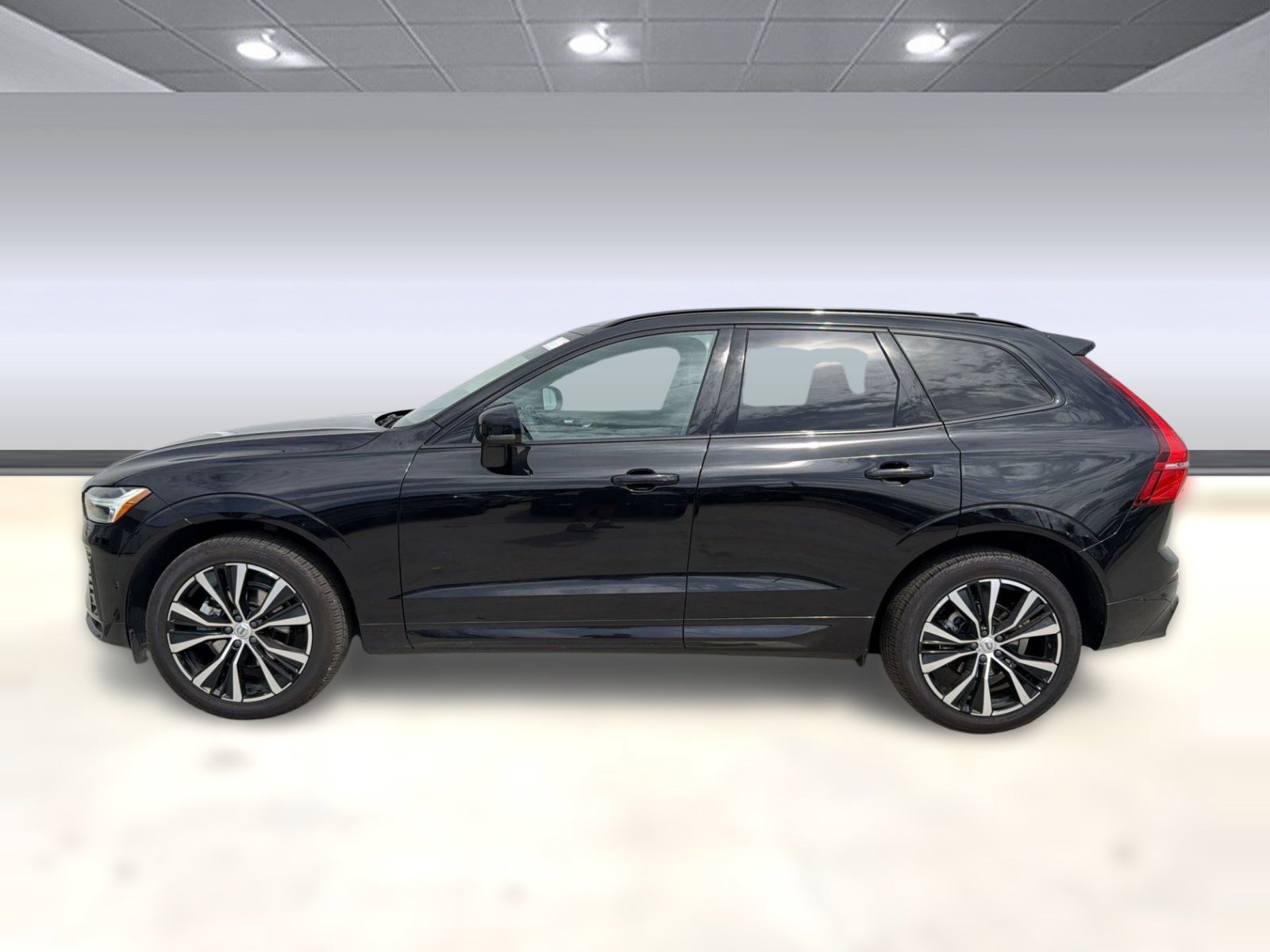 Certified 2023 Volvo XC60 B5 Plus w/ Climate Package image 2