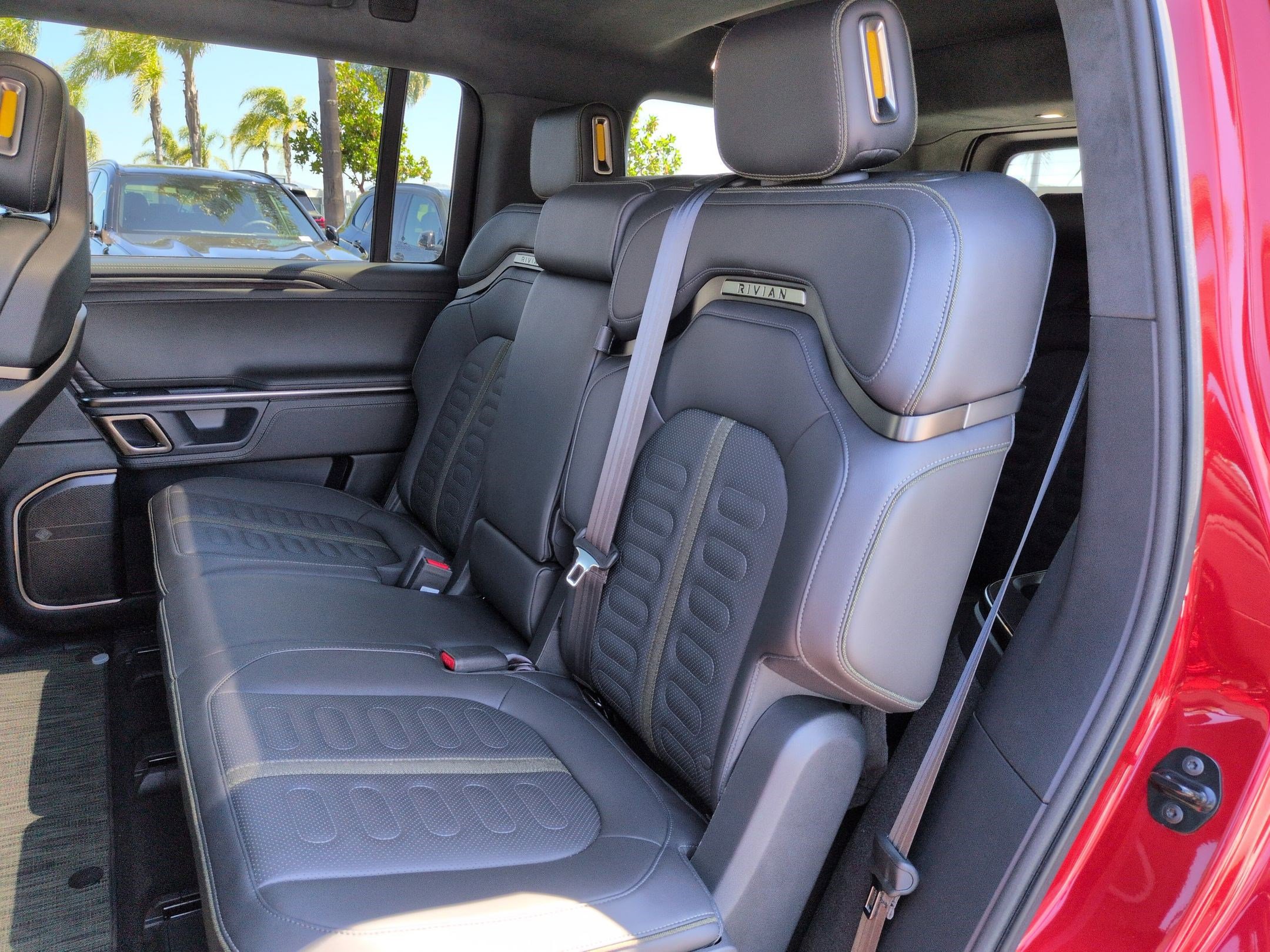 Used 2023 Rivian R1S Adventure AWD/4WD image 30