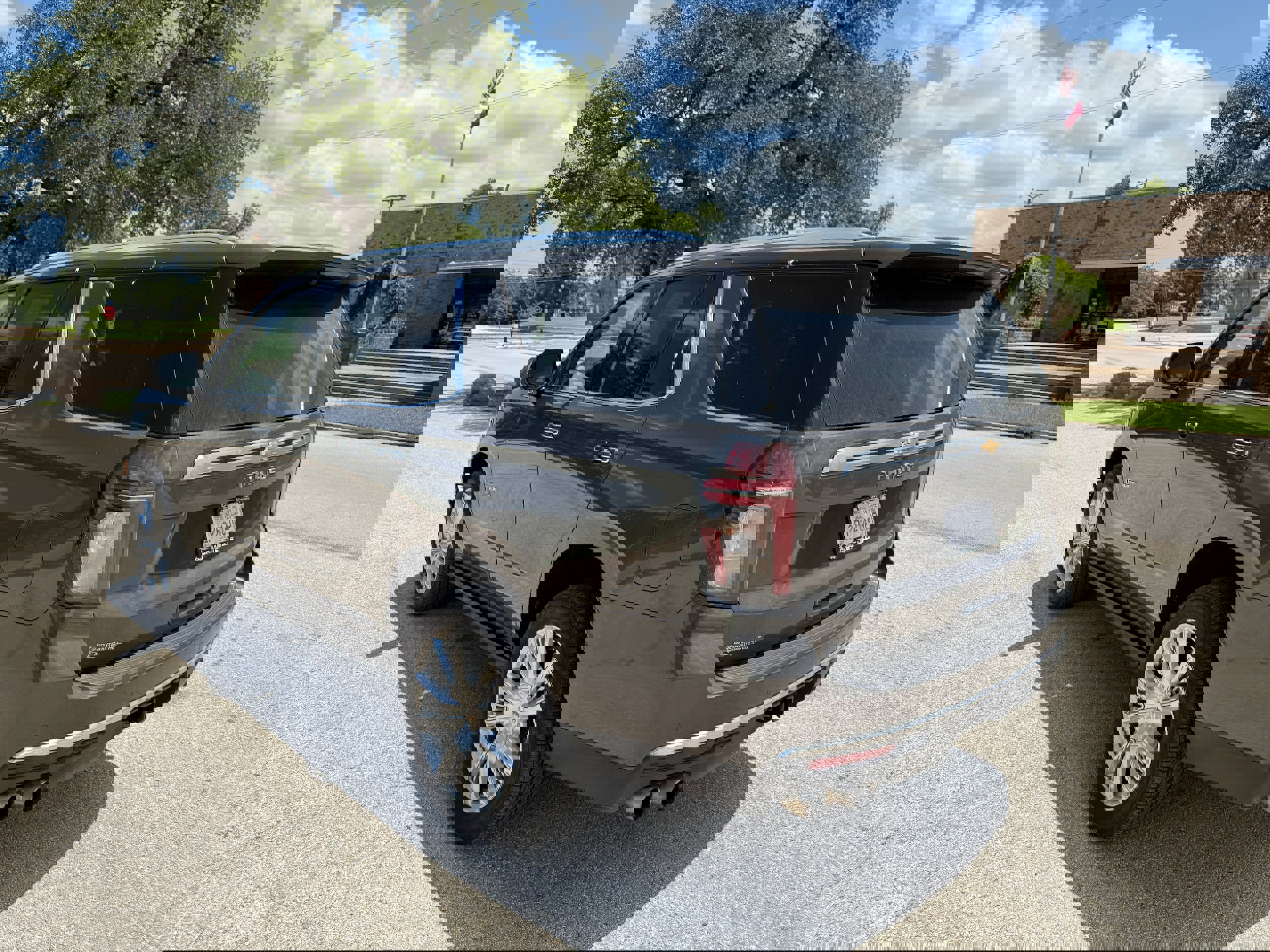 Used 2021 Chevrolet Tahoe High Country w/ Premium Package image 5