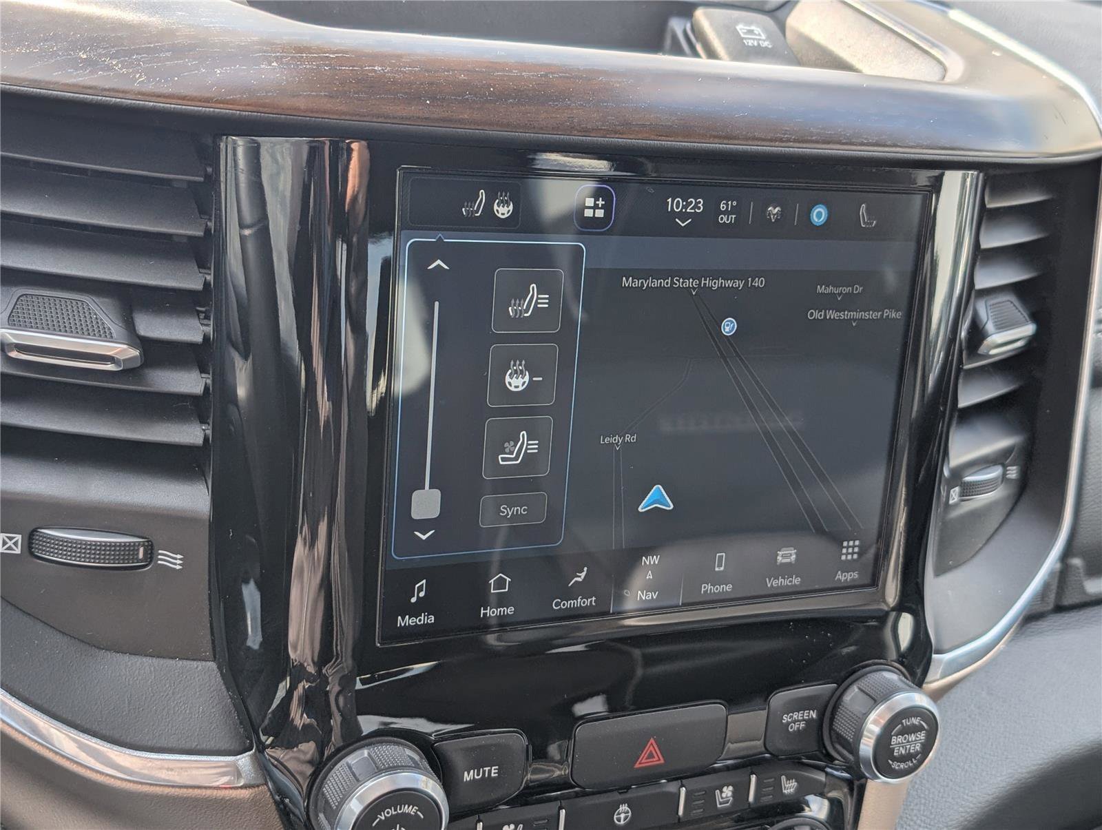 Used 2022 RAM 1500 Laramie AWD/4WD image 29