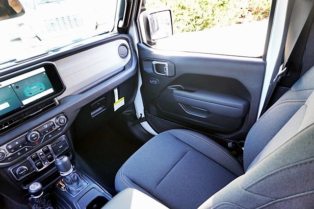 New 2026 Jeep Wrangler Unlimited Sport S image 30