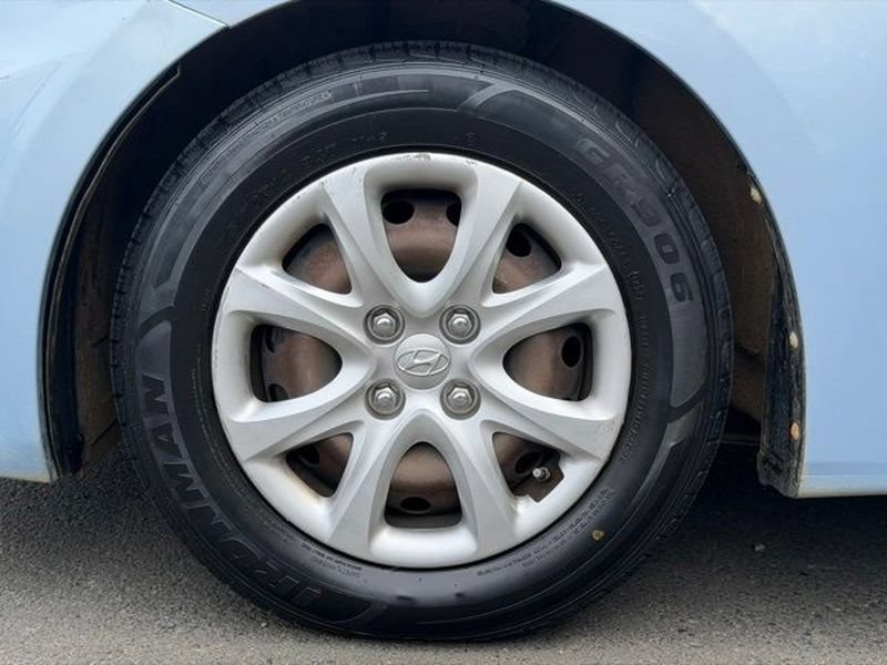 Used 2014 Hyundai Accent GS FWD image 10