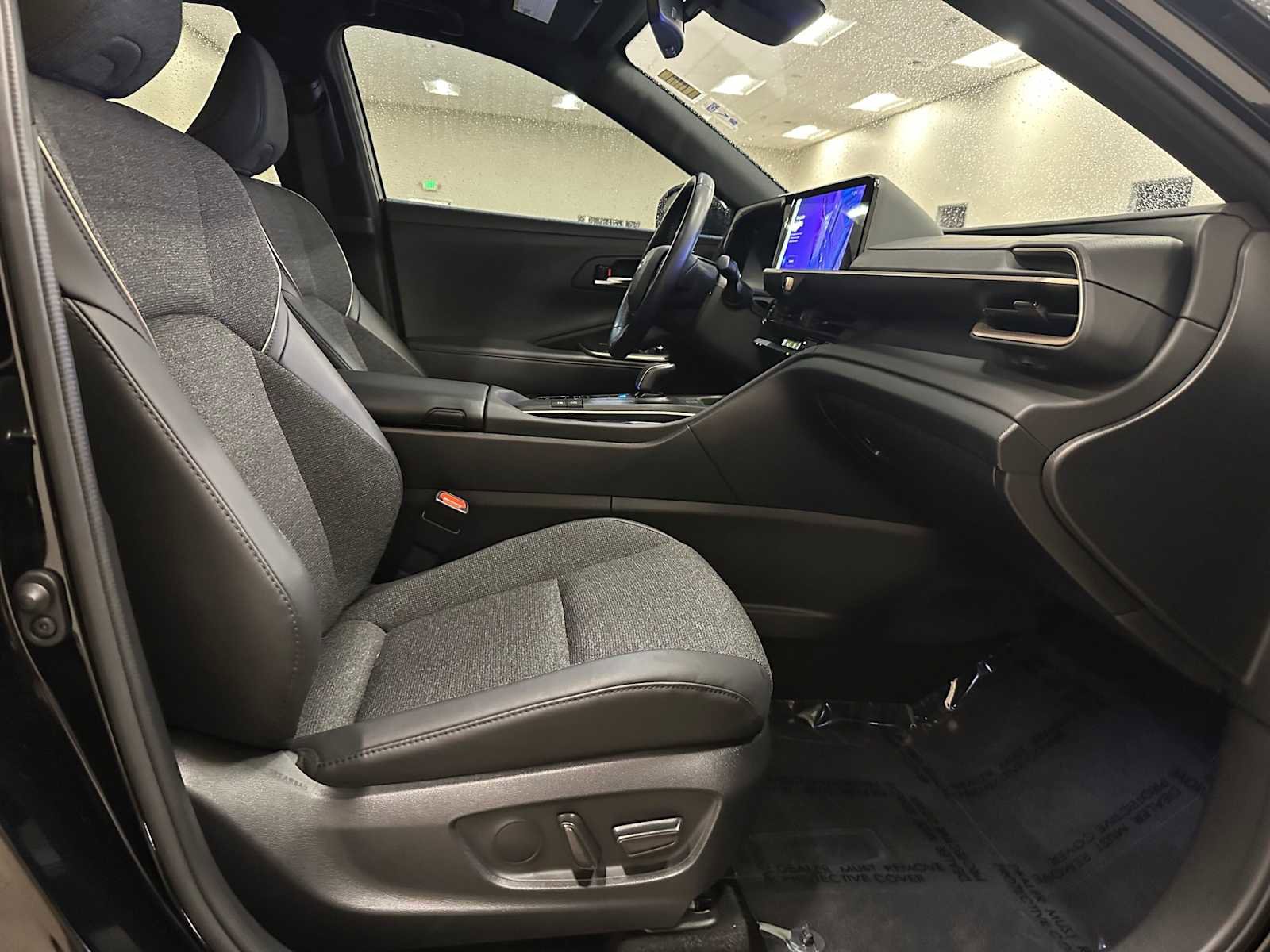 Certified 2023 Toyota Crown XLE image 33