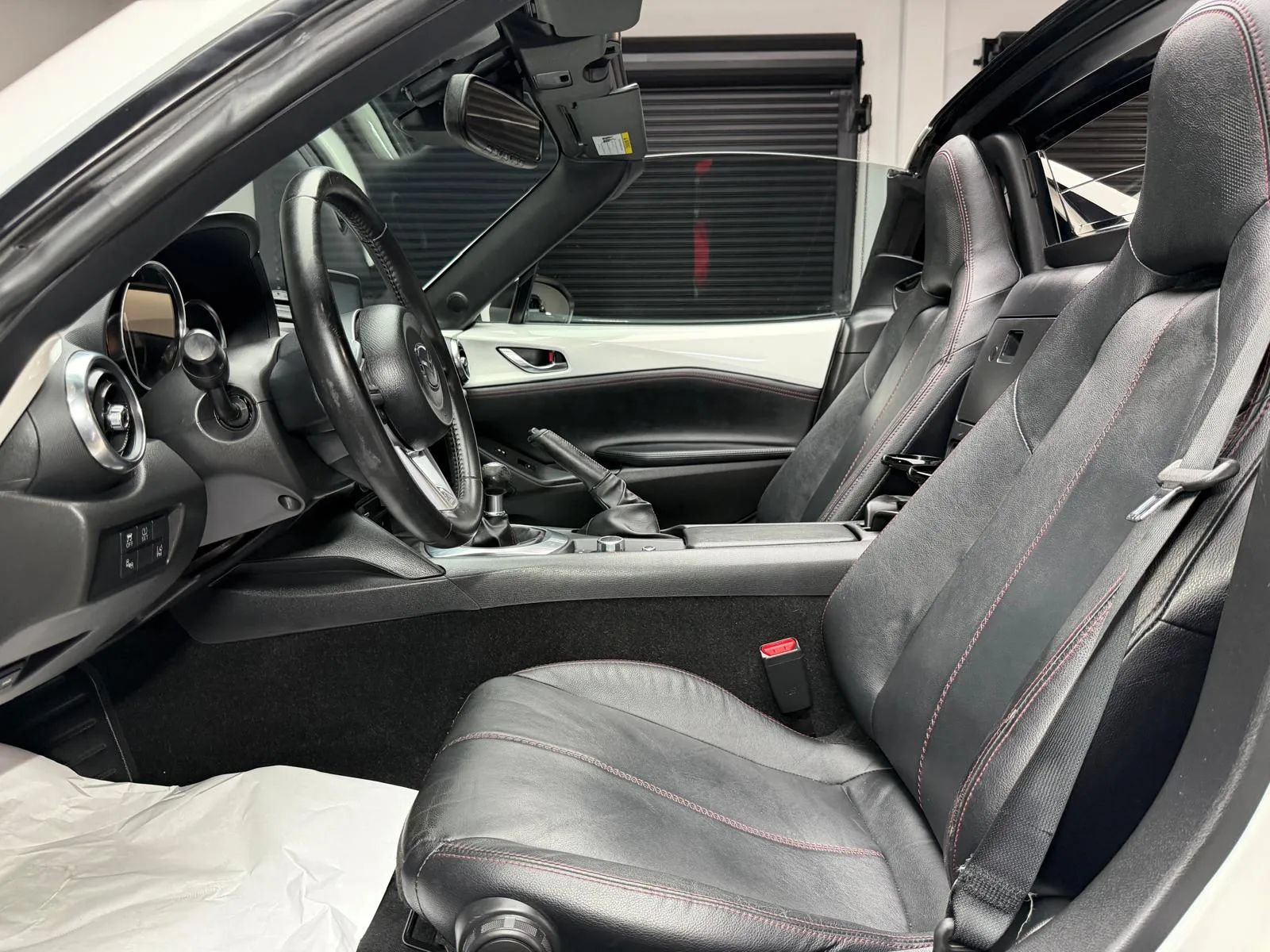 Used 2017 MAZDA MX-5 Miata RF Grand Touring RWD image 22