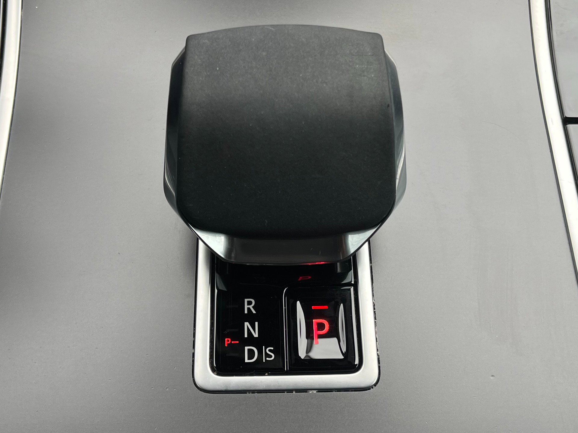 Used 2024 Land Rover Range Rover Evoque Dynamic SE image 52