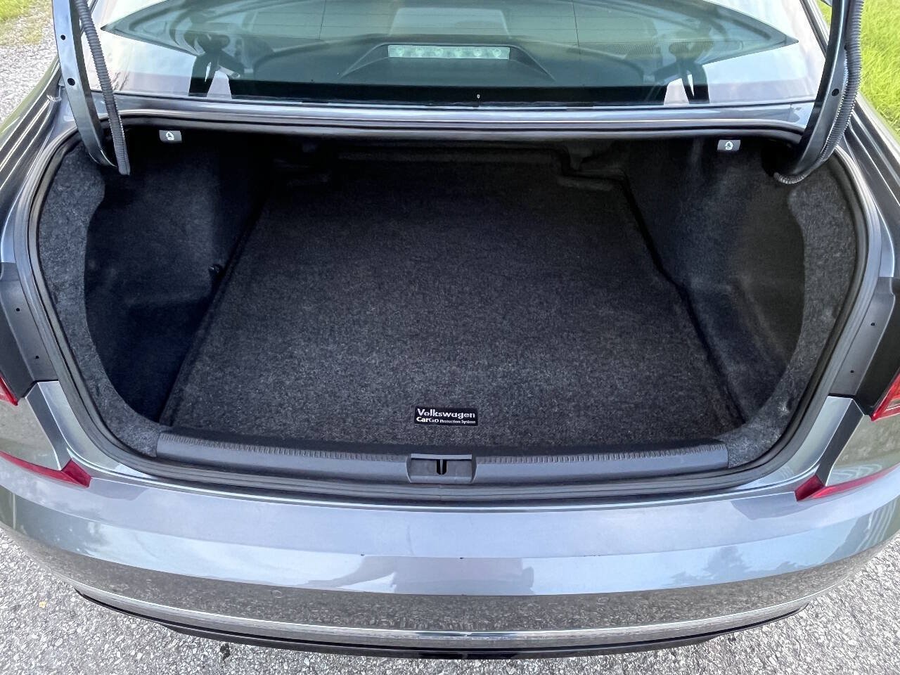 Used 2019 Volkswagen Passat 2.0T SE R-Line FWD image 28