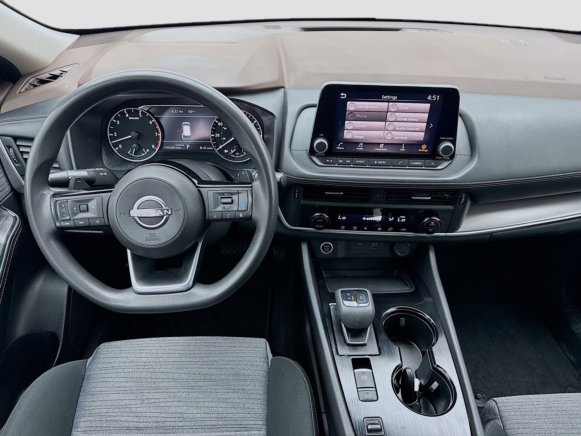 Used 2023 Nissan Rogue SV image 14