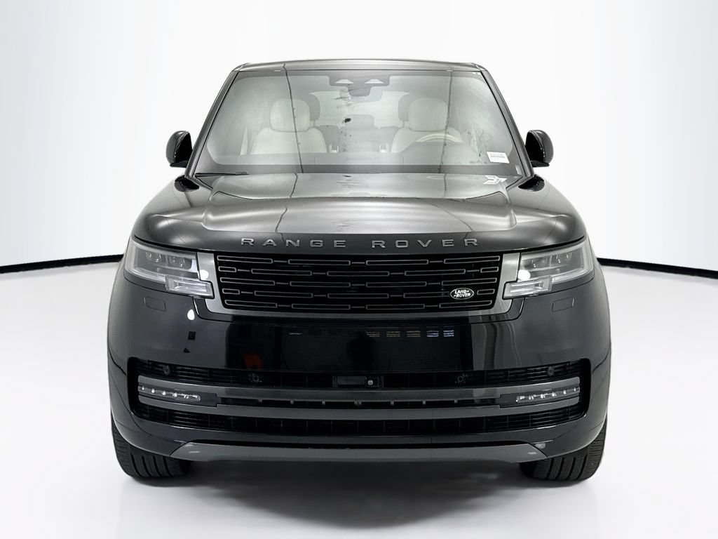 Used 2025 Land Rover Range Rover SE AWD/4WD image 2