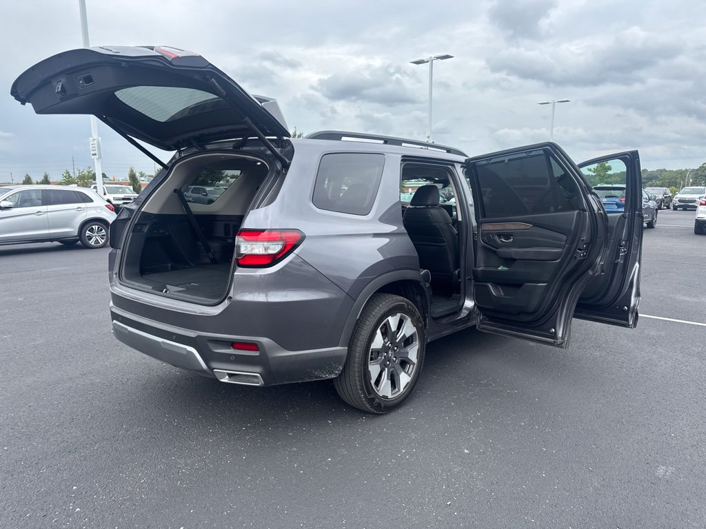 Used 2026 Honda Pilot Elite image 12