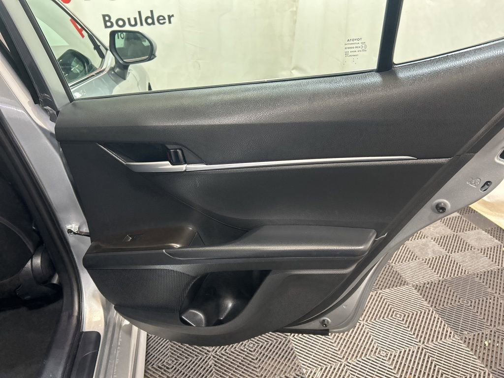 Used 2024 Toyota Camry SE image 14