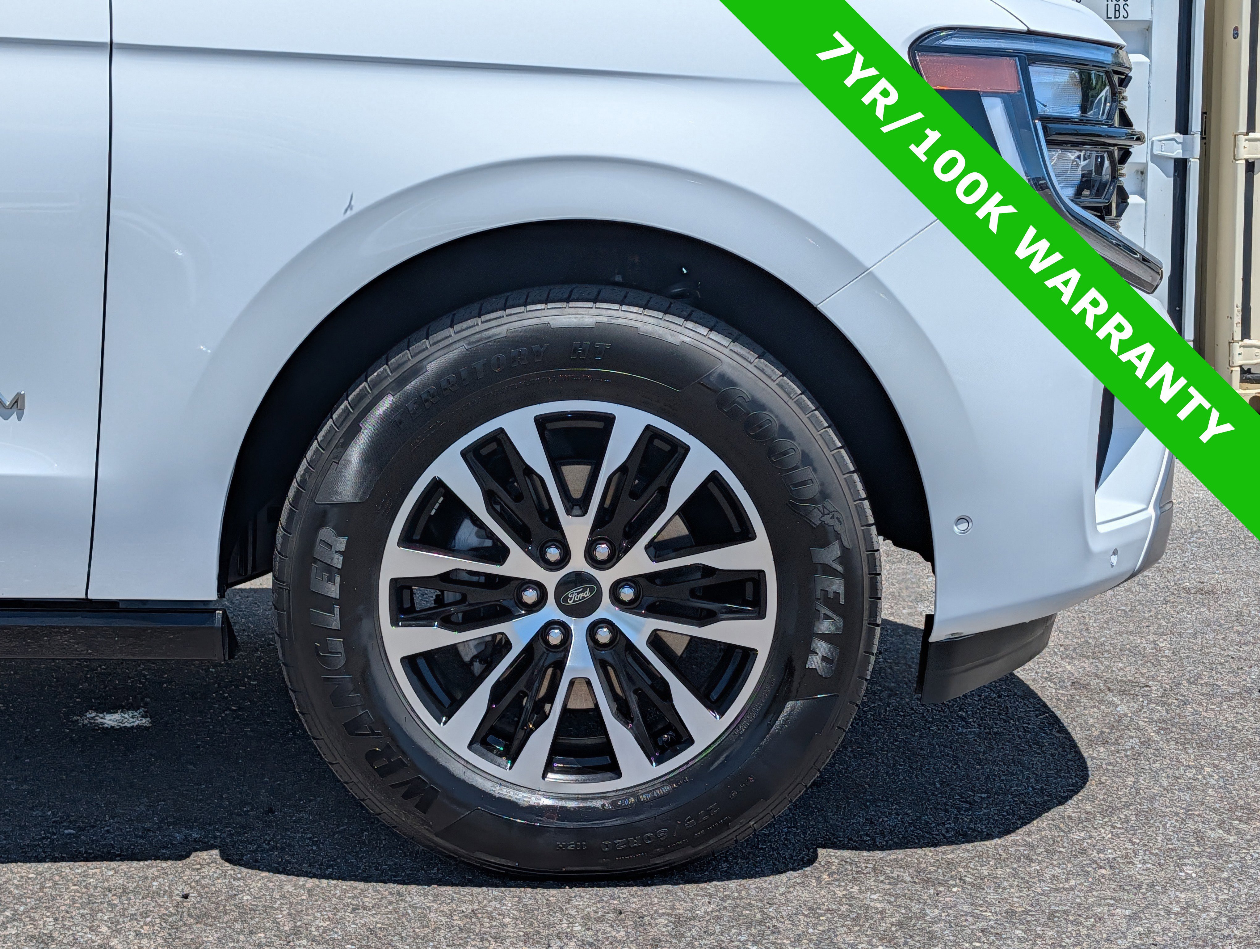 Used 2025 Ford Expedition Platinum AWD/4WD image 11