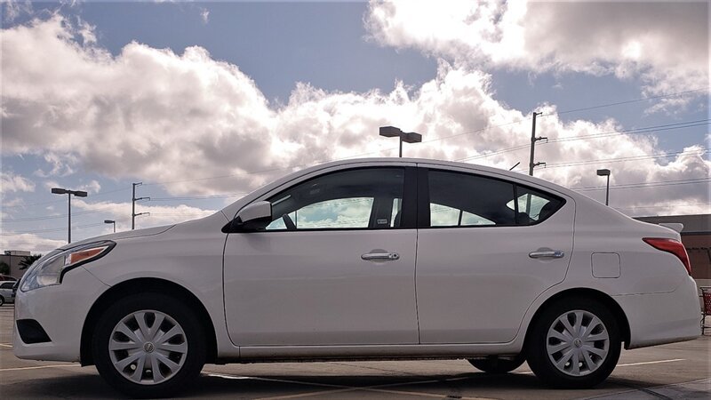 Used 2018 Nissan Versa SV FWD image 2
