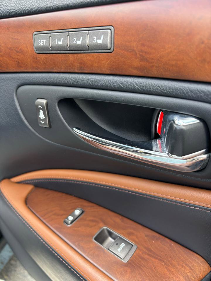 Used 2010 Lexus LS 460 Luxury RWD image 28