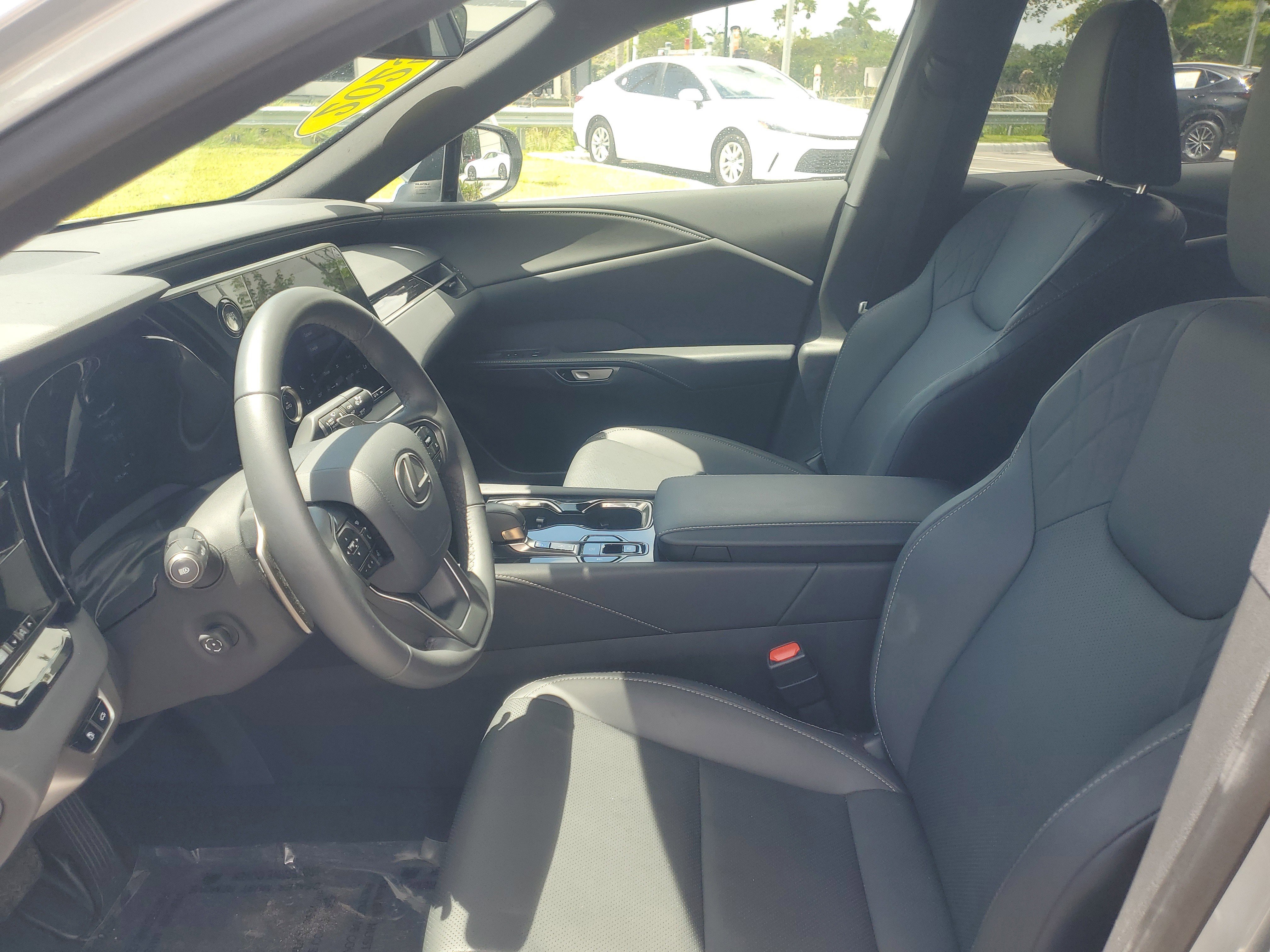 Used 2025 Lexus RX 350 FWD w/ Technology Package image 15