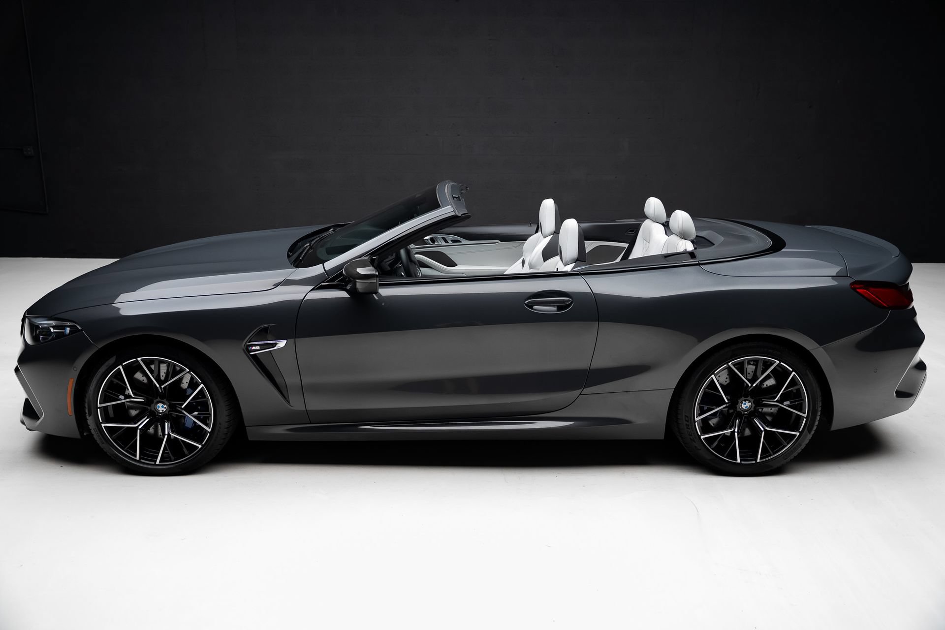 Used 2020 BMW M8 Convertible AWD/4WD image 19
