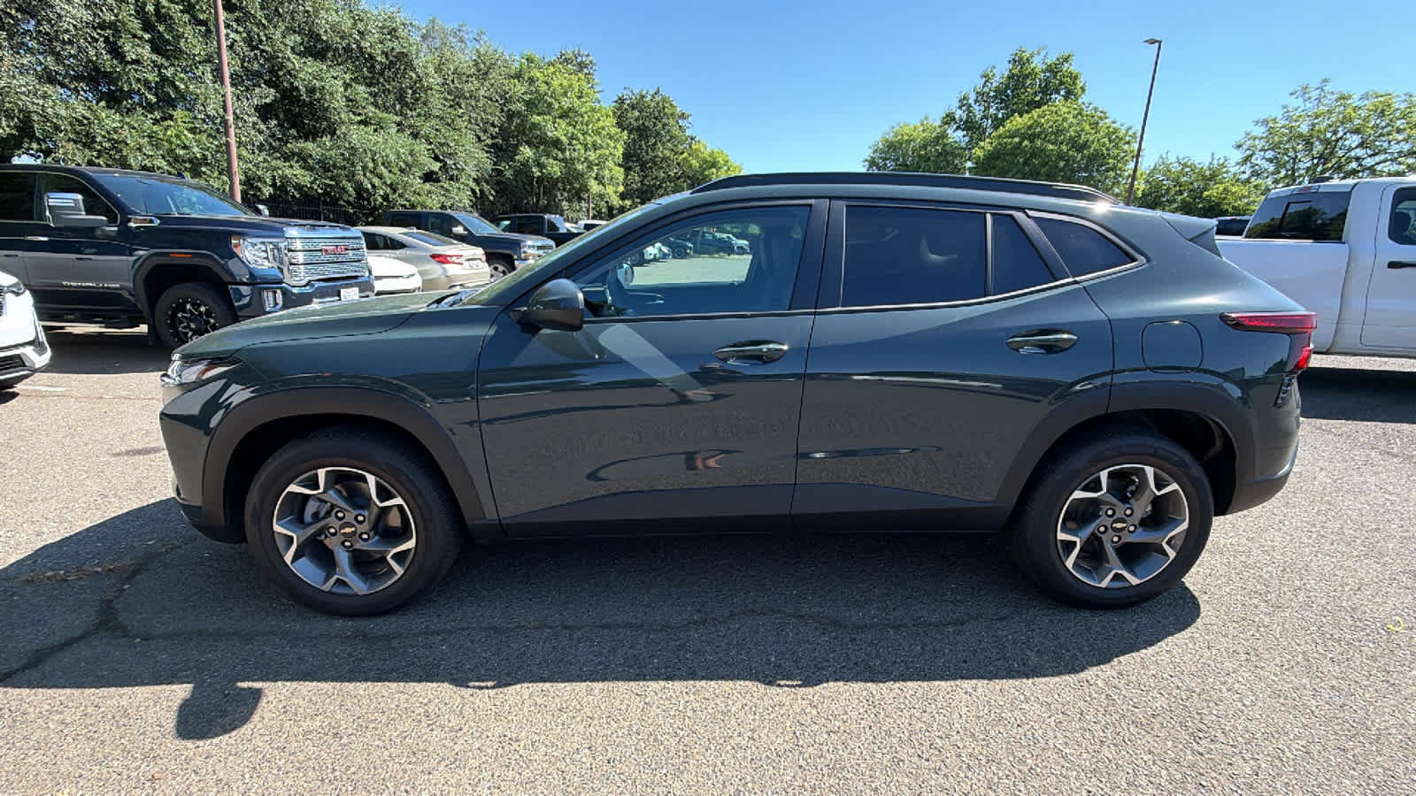 Used 2025 Chevrolet Trax LT w/ Driver Confidence Package FWD image 8