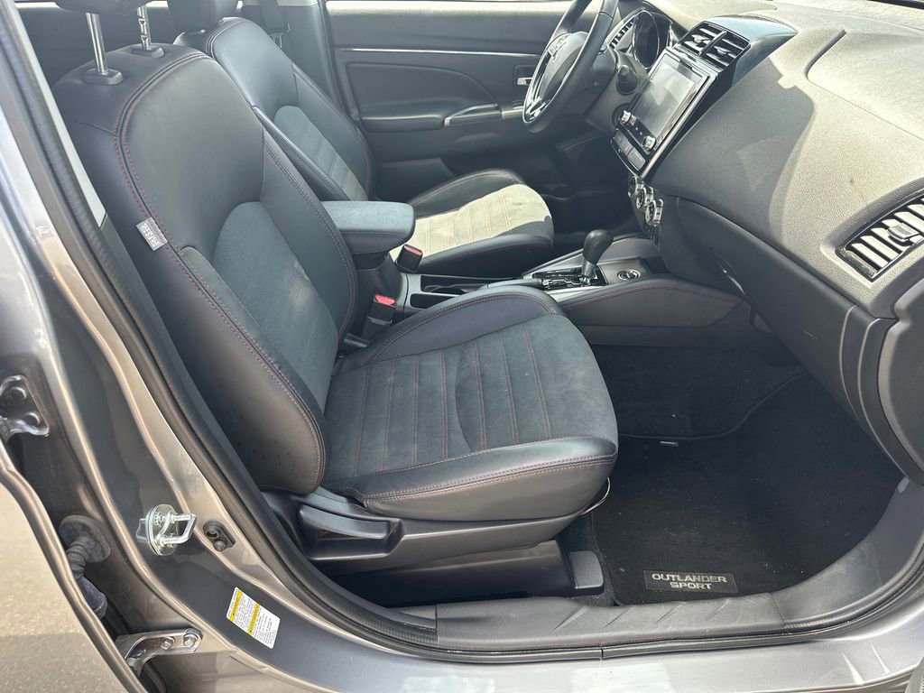 Used 2025 Mitsubishi Outlander Sport AWD image 13