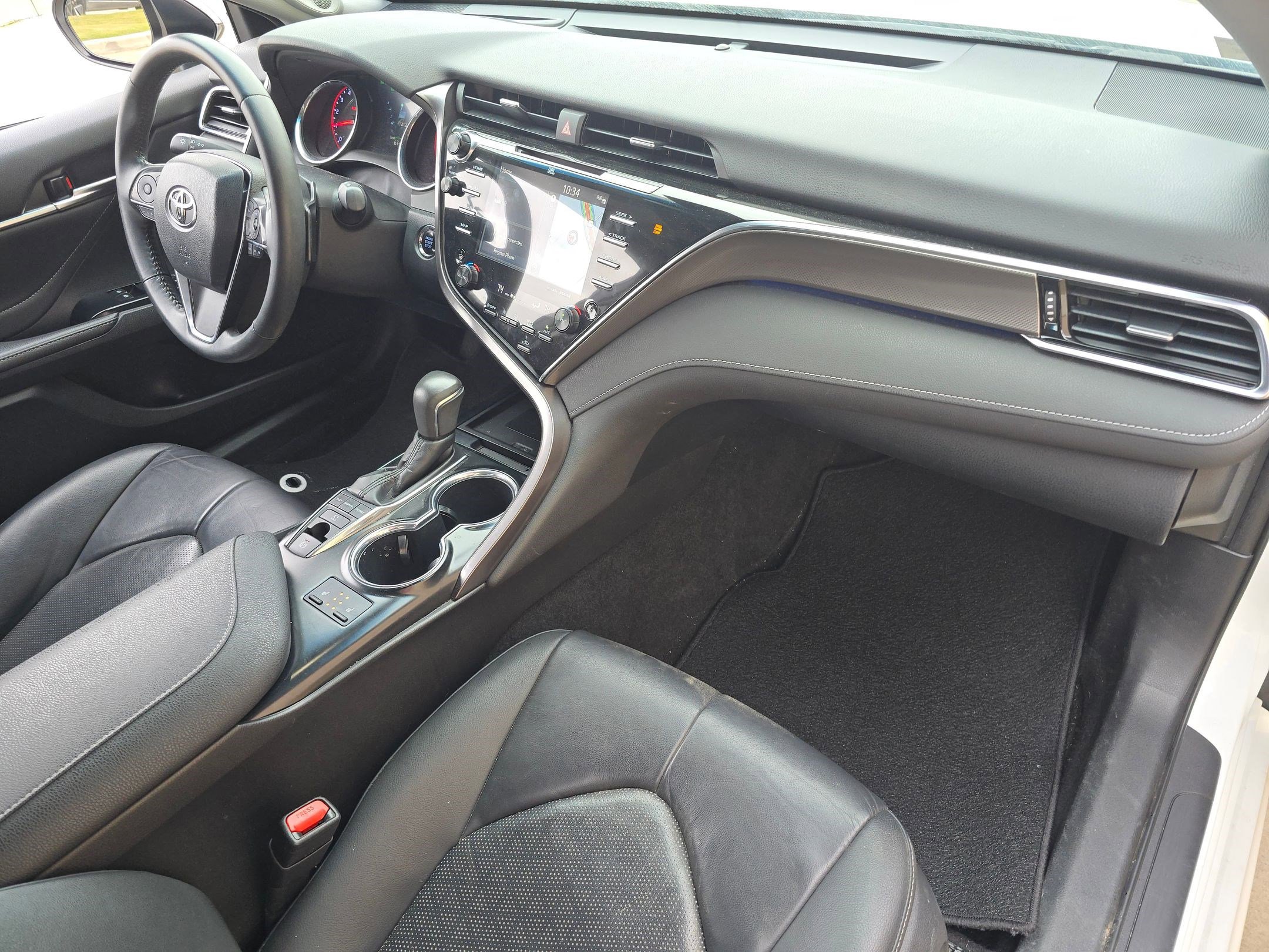 Used 2018 Toyota Camry XSE image 33