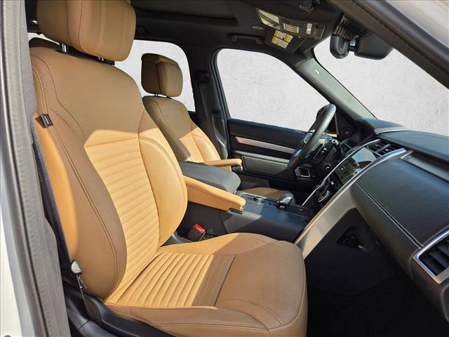 Used 2024 Land Rover Discovery Dynamic SE image 23