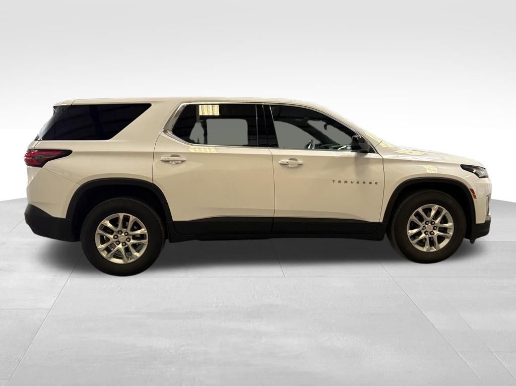 Used 2023 Chevrolet Traverse LS image 6
