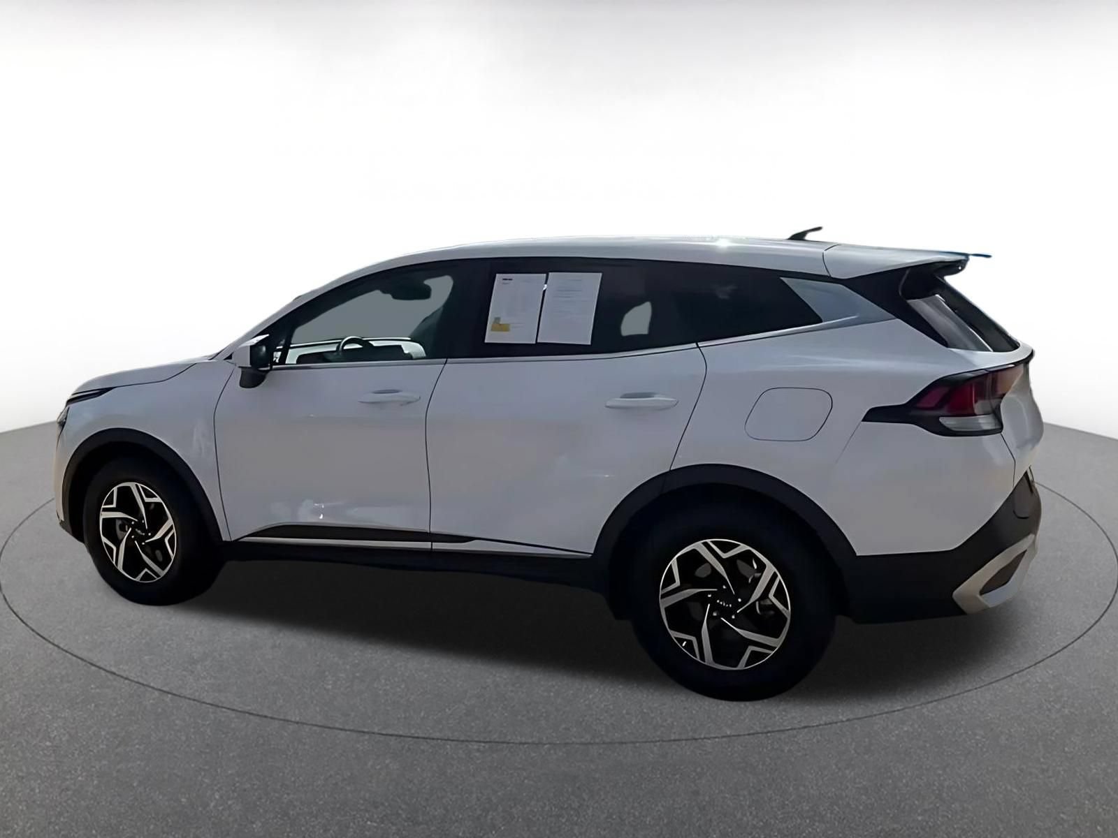 Used 2025 Kia Sportage LX FWD image 9