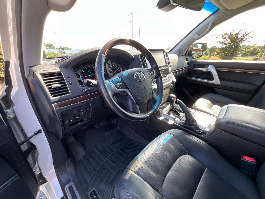 Used 2016 Toyota Land Cruiser image 20