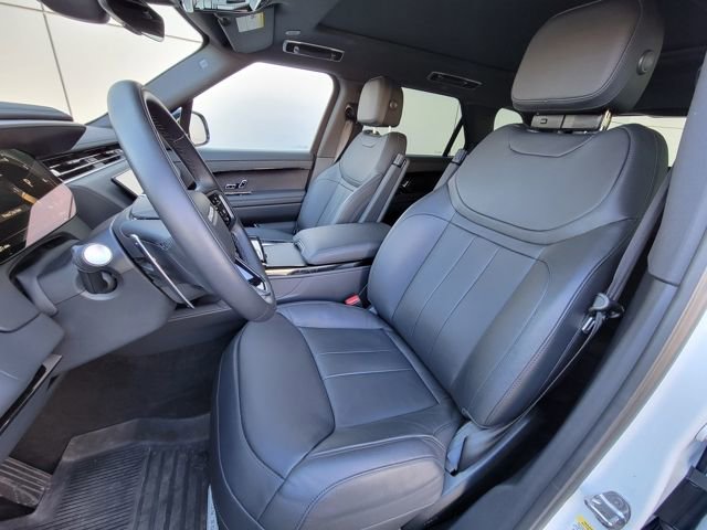 Used 2025 Land Rover Range Rover Sport image 19