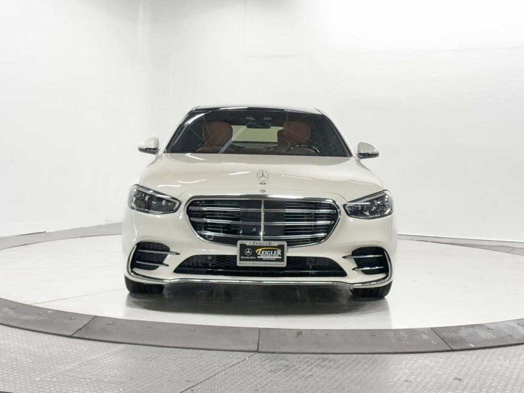 Certified 2023 Mercedes-Benz S 580e 4MATIC Sedan w/ AMG Line image 2